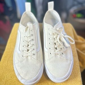 Vans Women's Athletic Shoes - Cream